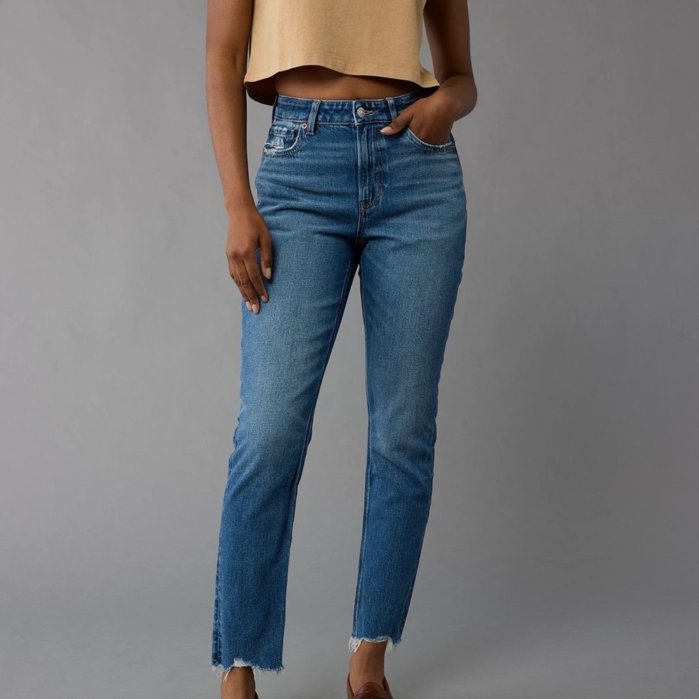 AE Strigid Mom Jean 4 X-Short
